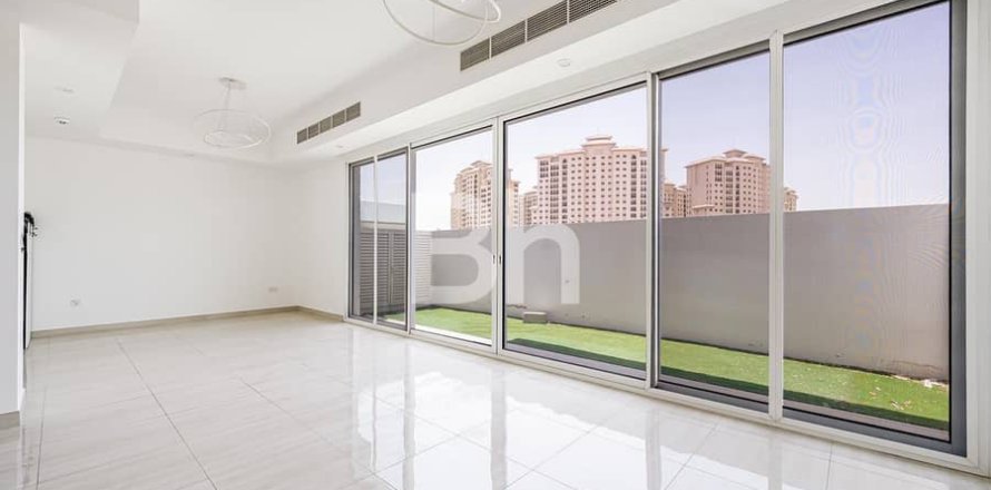 Villa à Dubai Sports City, Dubai, 4 chambres, 271 m², № 23299