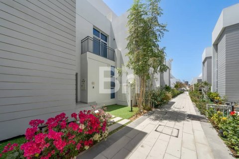 Villa à Dubai Sports City, Dubai, 4 chambres, 271 m², № 23299 - photo 6