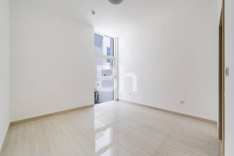 Villa à Dubai Sports City, Dubai, 4 chambres, 271 m², № 23299 - photo 2