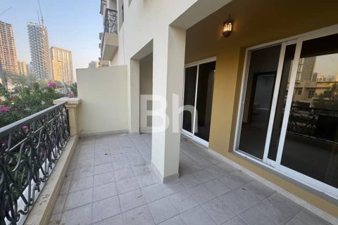 Townhouse in Jumeirah Village Circle, Dubai 4 bedrooms, 376 sq.m. № 23301 - photo 10