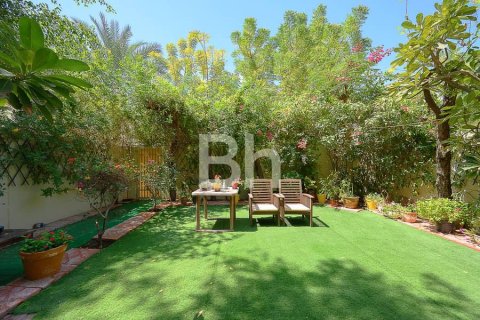 فيلا في The Springs, دبي 3 غرف نوم, 255 م² رقم 23302 - صورة 16