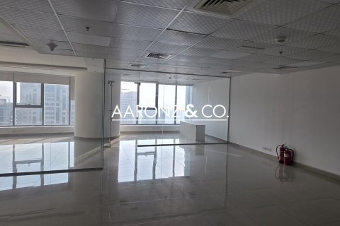 Bureau à Jumeirah Lake Towers, Dubai, 107 m², № 89093 - photo 4