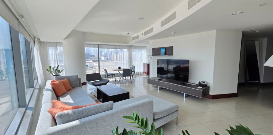 Apartment in Dubai 2 bedrooms, 162 sq.m. № 93493