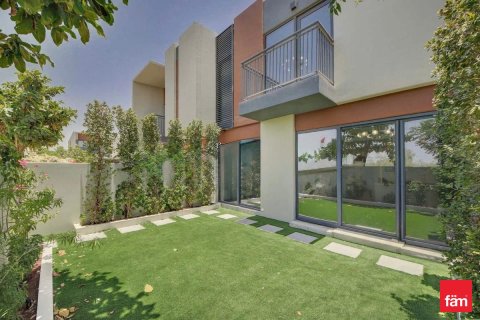 Adosado en Dubai, 3 dormitorios, 180 m², № 93498 - foto 1