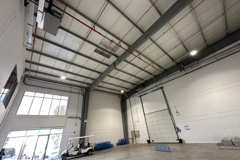 Almacén en Jebel Ali Industrial 1, Jebel Ali, Dubai, 894.3 m², № 6164 - foto 1