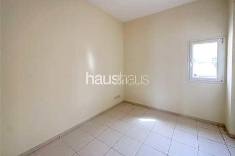 Villa in The Lakes, Dubai 3 bedrooms, 257 sq.m. № 44677 - photo 11