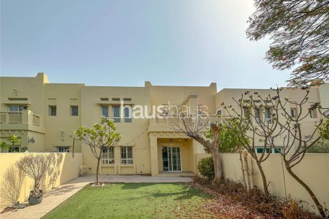 Villa in The Lakes, Dubai 3 bedrooms, 257 sq.m. № 44677 - photo 1