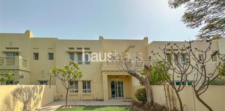 Villa in The Lakes, Dubai 3 bedrooms, 257 sq.m. № 44677
