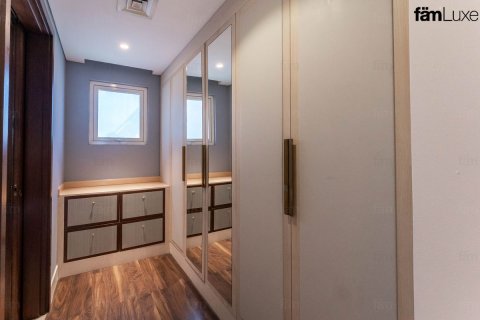 Купить виллу в Дубае: 4 спальни, 792.5м², № 60525 - фото 28