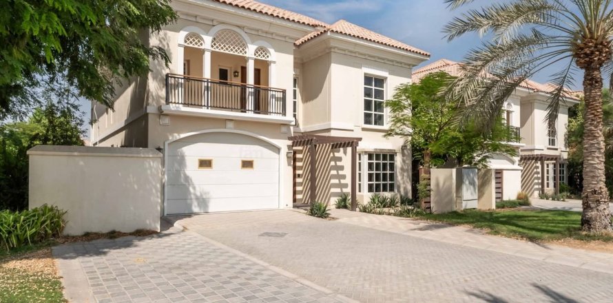 Вилла в Дубае, 4 спальни, 792.5м², № 60525