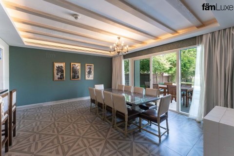 Купить виллу в Дубае: 4 спальни, 792.5м², № 60525 - фото 7