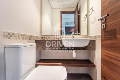 Dúplex en Jumeirah Village Circle, Dubai, 2 dormitorios, 162.39 m², № 127850 - foto 13