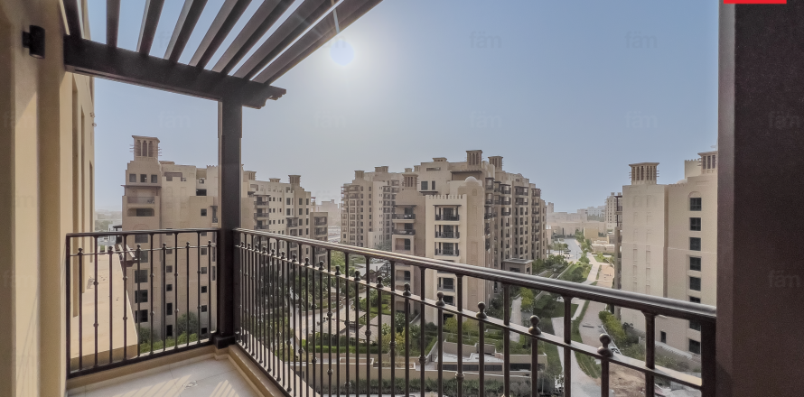 Apartment in Umm Suqeim, Dubai 4 bedrooms, 293 sq.m. № 141923