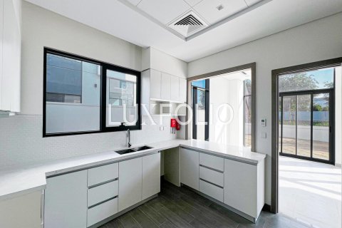 Villa in Murooj Al Furjan, Al Furjan, Dubai 5 bedrooms, 425 sq.m. № 45515 - photo 19