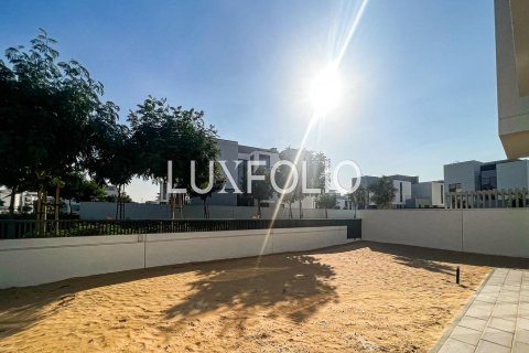 Villa in Murooj Al Furjan, Al Furjan, Dubai 5 bedrooms, 425 sq.m. № 45515 - photo 17