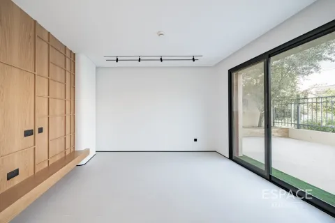 Купить виллу в Дубае: 4 спальни, 322м², № 69123 - фото 4