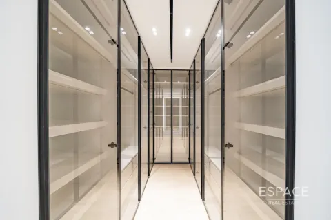 Villa in Dubai 4 bedrooms, 322 sq.m. № 69123 - photo 9