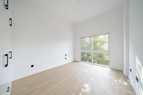 Villa in Dubai 4 bedrooms, 322 sq.m. № 69123 - photo 11