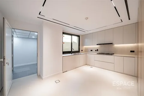 Купить виллу в Дубае: 4 спальни, 322м², № 69123 - фото 5