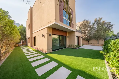 Villa in Dubai 4 bedrooms, 322 sq.m. № 69123 - photo 3