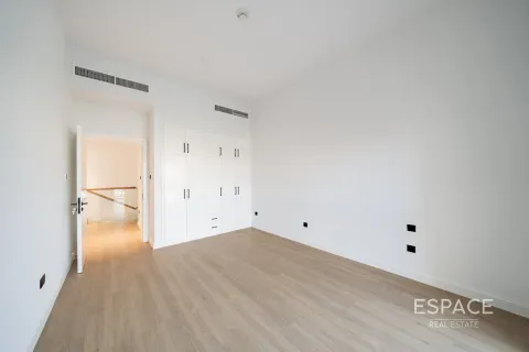 Villa in Dubai 4 bedrooms, 322 sq.m. № 69123 - photo 15