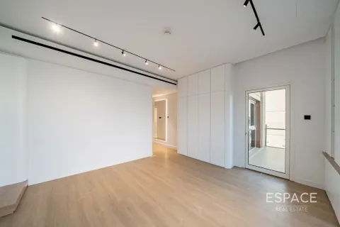 Купить виллу в Дубае: 4 спальни, 322м², № 69123 - фото 8