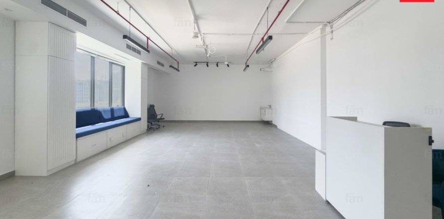 Офис в Бизнес-Бэе, Дубай, 76.6м², № 111270