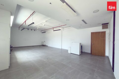 Снять в аренду офис в Бизнес-Бэе, Дубай: 76.6м², № 111270 - фото 9