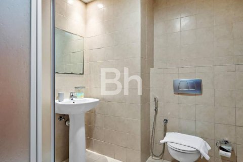 Apartment in Dubai Marina, Dubai 2 bedrooms, 162 sq.m. № 21598 - photo 18