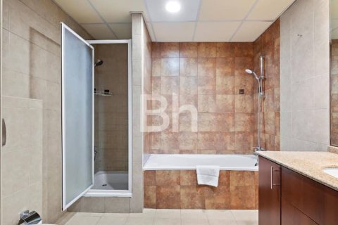 Apartment in Dubai Marina, Dubai 2 bedrooms, 162 sq.m. № 21598 - photo 15