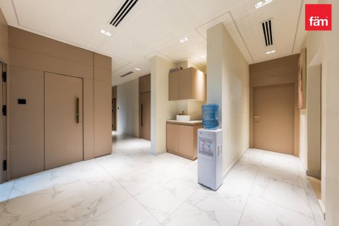 Villa en Dubai, 7 dormitorios, 604.6 m², № 83549 - foto 12