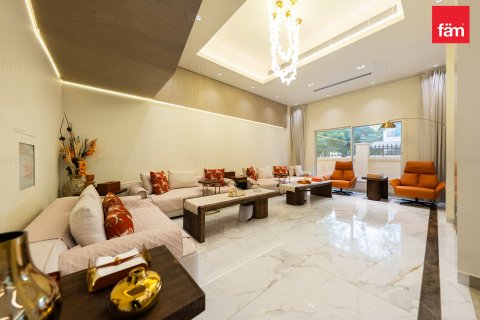 Villa en Dubai, 7 dormitorios, 604.6 m², № 83549 - foto 3