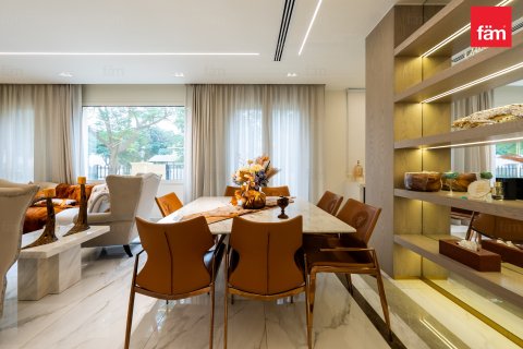 Villa en Dubai, 7 dormitorios, 604.6 m², № 83549 - foto 6