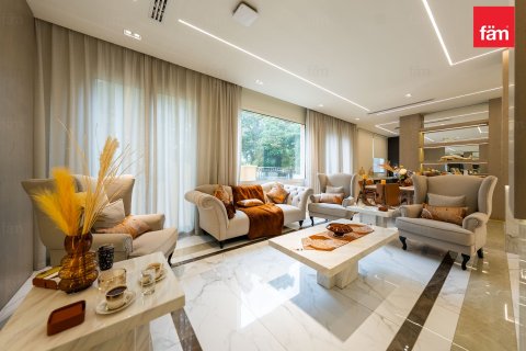 Villa en Dubai, 7 dormitorios, 604.6 m², № 83549 - foto 2
