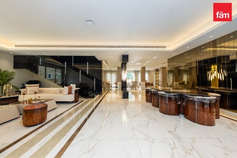 Villa en Dubai, 7 dormitorios, 604.6 m², № 83549