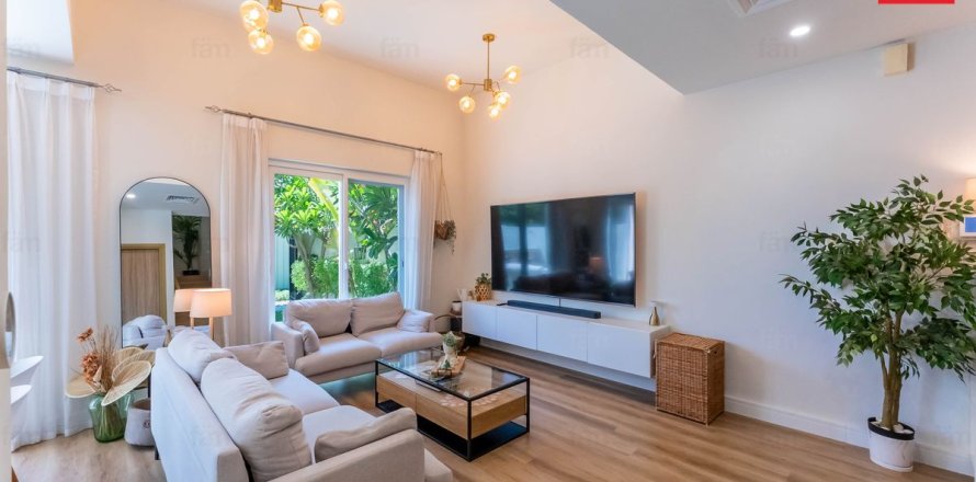 Villa in Dubai 3 bedrooms, 161 sq.m. № 110889