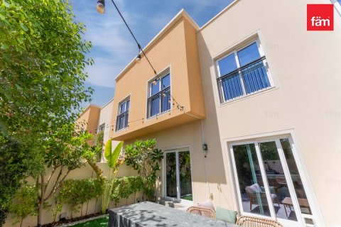 Villa in Dubai 3 bedrooms, 161 sq.m. № 110889 - photo 26