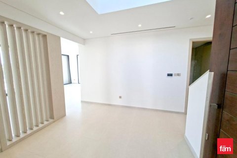 Villa in Jebel Ali, Dubai 4 bedrooms, 676 sq.m. № 110870 - photo 25