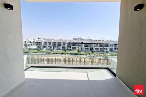 Villa in Jebel Ali, Dubai 4 bedrooms, 676 sq.m. № 110870 - photo 2