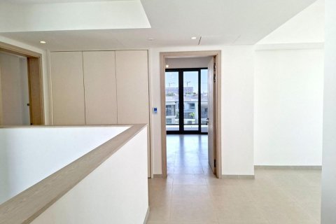 Villa in Jebel Ali, Dubai 4 bedrooms, 676 sq.m. № 110870 - photo 17