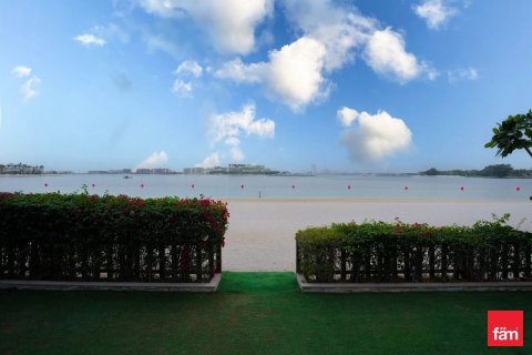 Villa in Palm Jumeirah, Dubai 5 bedrooms, 263.7 sq.m. № 97855 - photo 18