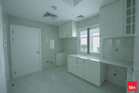 Villa in Palm Jumeirah, Dubai 5 bedrooms, 263.7 sq.m. № 97855 - photo 9