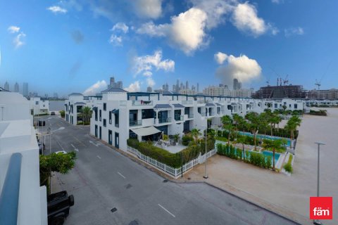 Villa in Palm Jumeirah, Dubai 5 bedrooms, 263.7 sq.m. № 97855 - photo 16