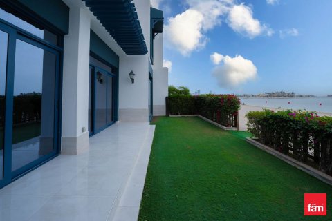 Villa in Palm Jumeirah, Dubai 5 bedrooms, 263.7 sq.m. № 97855 - photo 19