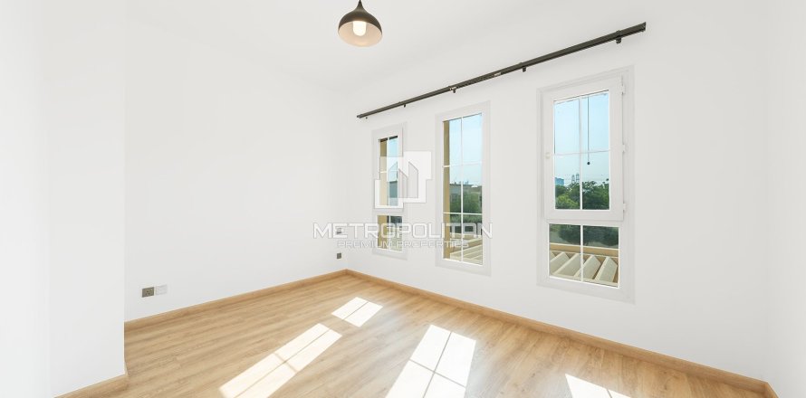 Villa en The Springs, Dubai, 2 dormitorios, 178 m², № 73681