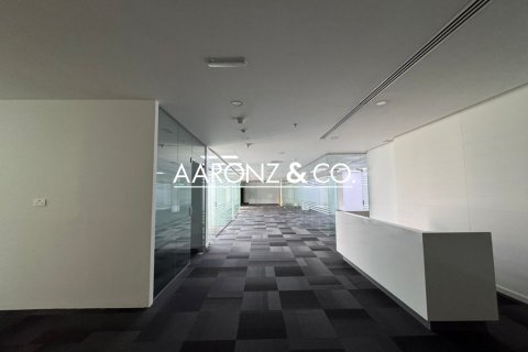 Office in Dubai Investment Park, Dubai 722 sq.m. № 84527 - photo 2