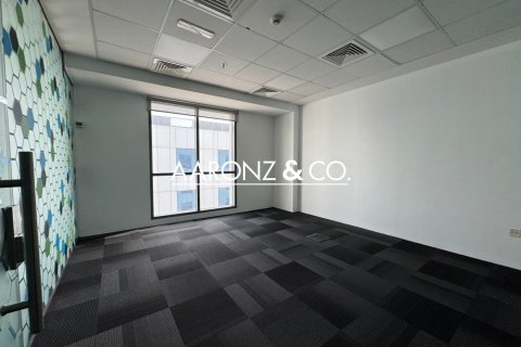 Office in Dubai Investment Park, Dubai 722 sq.m. № 84527 - photo 14