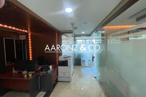 Снять в аренду офис в Бизнес-Бэе, Дубай: 158м², № 84525 - фото 3