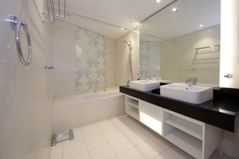 Apartamento en CAPITAL BAY en Business Bay, Dubai, 1 dormitorio, 96 m², № 62804 - foto 4
