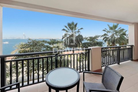 Apartamento en The Crescent, Palm Jumeirah, Dubai, 1 dormitorio, 107.58 m², № 129404 - foto 2